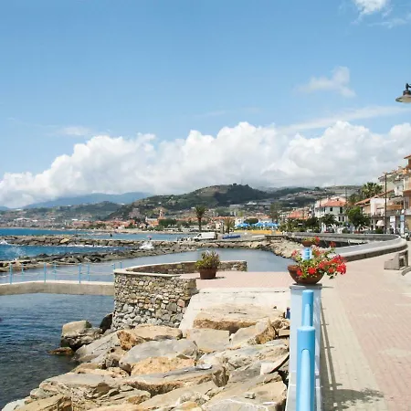 Locazione Turistica Marina Degli Aregai * Terzorio